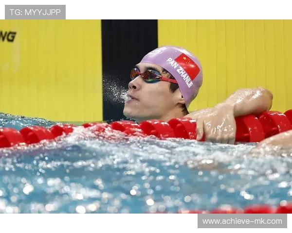 潘展乐接力分段45秒92惊艳全场,中国队再创佳绩 潘展乐接力分段45秒92惊艳全场,中国队再创佳绩